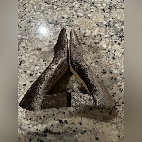 Marc Fisher Grey Caitlin Velvet Pointed Toe Pump Size 8.5 - Picture 4 of 8